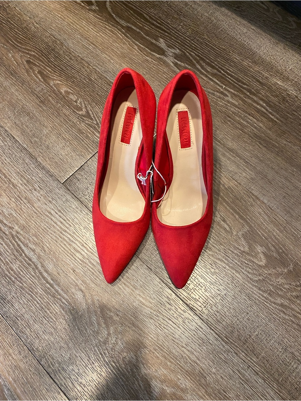 Red Pointed-Toe Women’s Pumps
